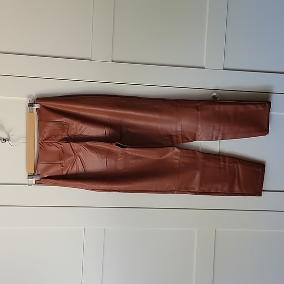 ❄️3/$25 FABLETICS Vegan Leather Legging Pants Mahogany Brown - Picture 7 of 8